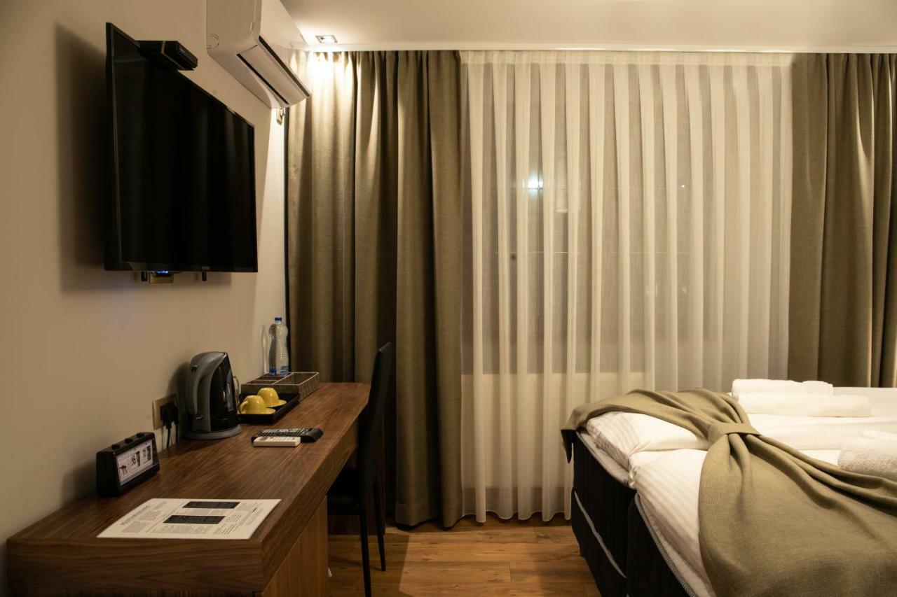 Boulevard Exclusive Pristina Extérieur photo